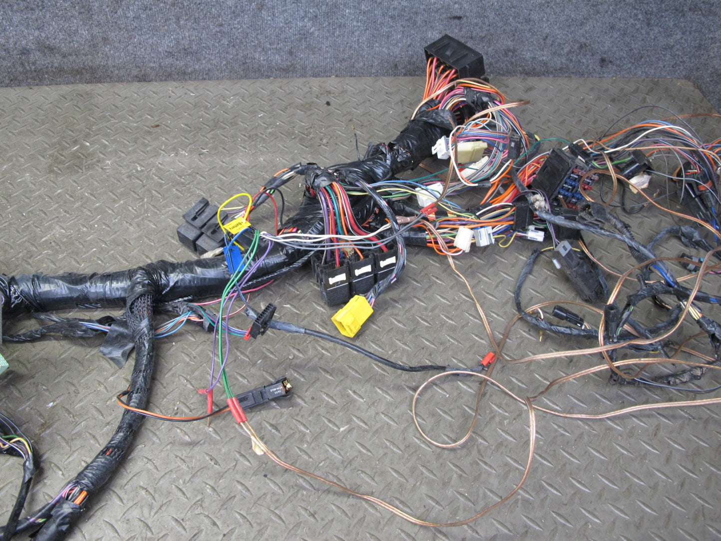 1991 Chevrolet Corvette C4 Coupe A/T Dash Wire Wiring Harness w Fuse Box OEM