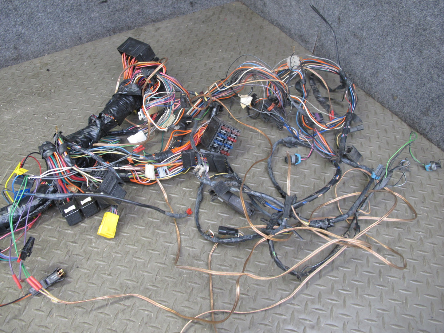 1991 Chevrolet Corvette C4 Coupe A/T Dash Wire Wiring Harness w Fuse Box OEM