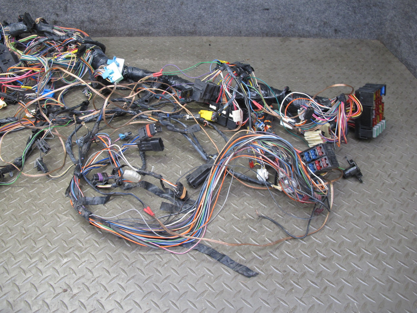 1991 Chevrolet Corvette C4 Coupe A/T Dash Wire Wiring Harness w Fuse Box OEM