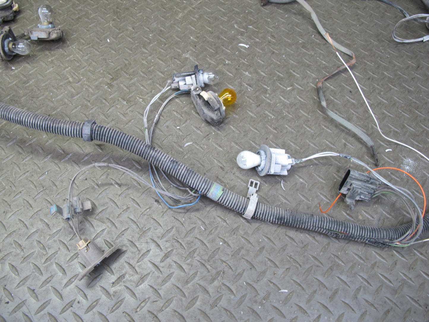 1991 Chevrolet Corvette C4 Rear Bumper Tail Light Wire Wiring Harness OEM