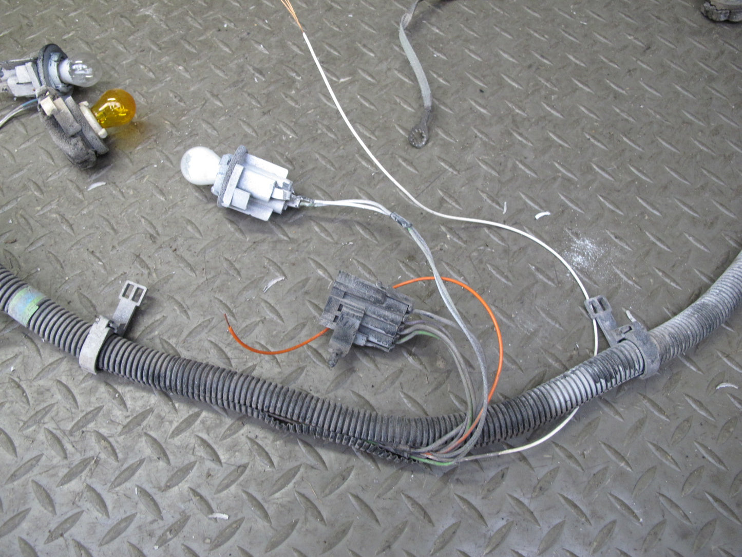 1991 Chevrolet Corvette C4 Rear Bumper Tail Light Wire Wiring Harness OEM