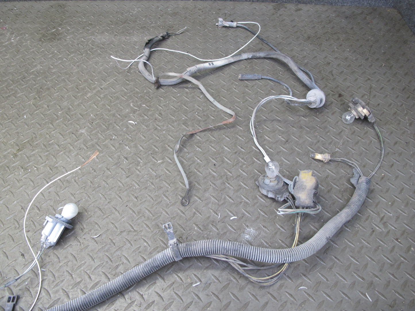 1991 Chevrolet Corvette C4 Rear Bumper Tail Light Wire Wiring Harness OEM