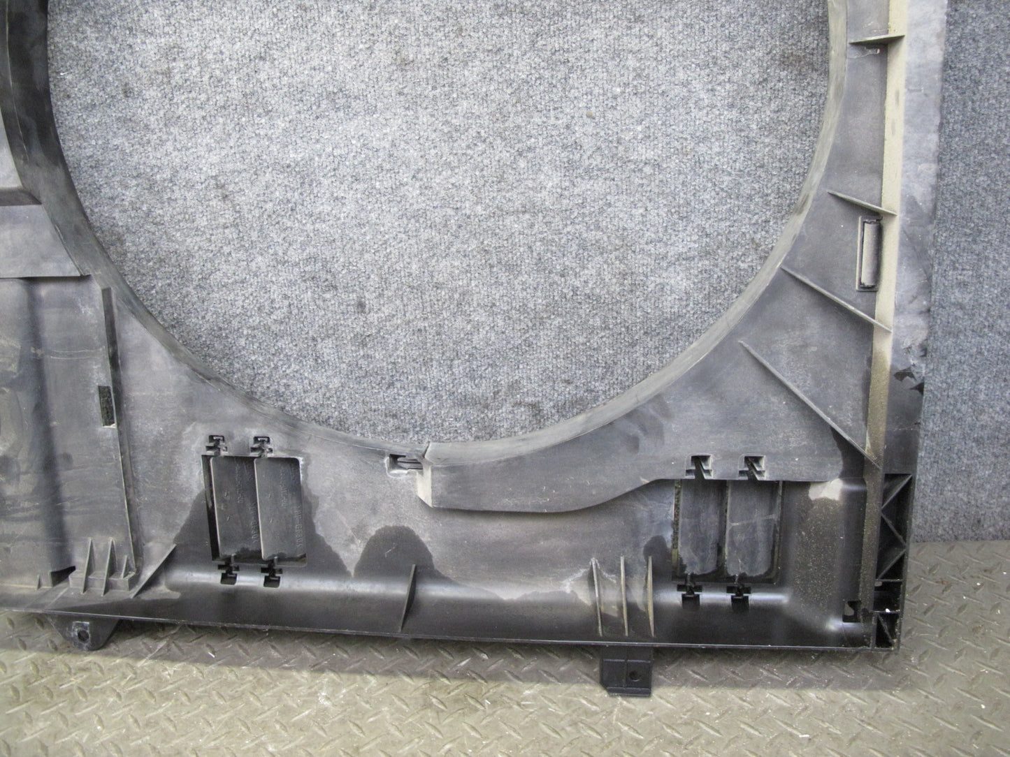2011-2020 Infiniti QX56 QX80 5.6L V8 Engine Motor Cooling Radiator Shroud