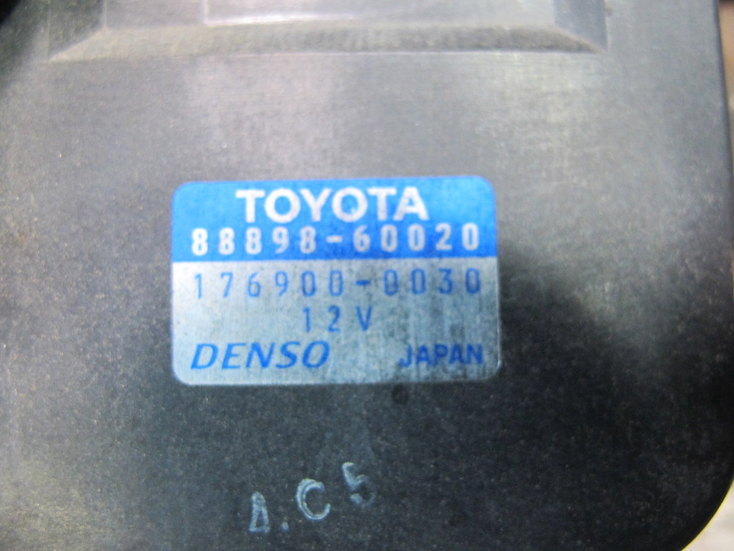 1998-2002 Lexus UZJ100L LX470 Smoke Sensor W/ BRACKET88898-60020