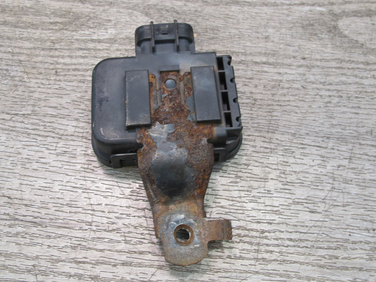 1998-2002 Lexus UZJ100L LX470 Smoke Sensor W/ BRACKET88898-60020