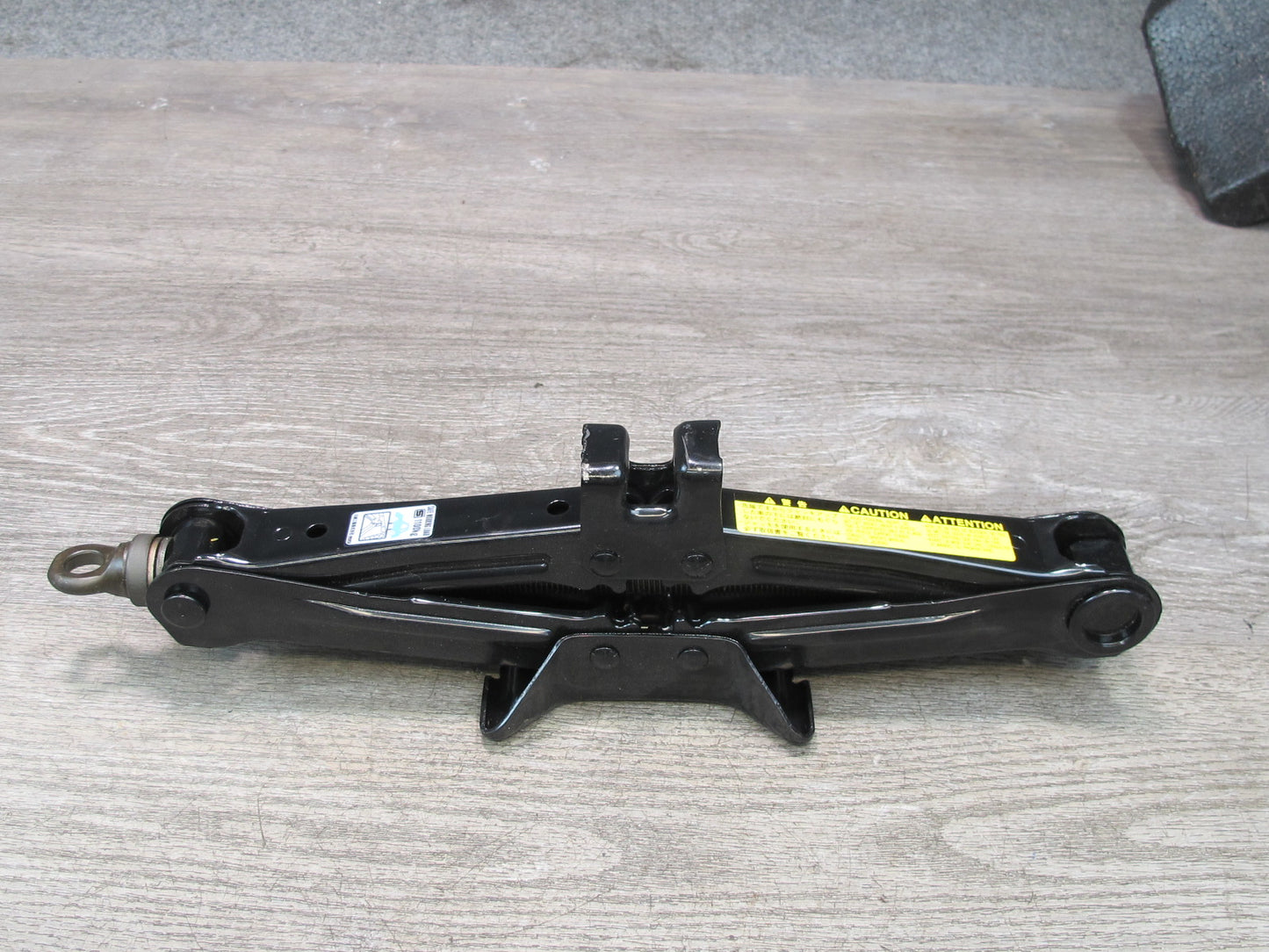 01-06 Lexus UCF30L LS430 Emergency Spare Tire Lift Jack w TOW Hook & Foam OEM