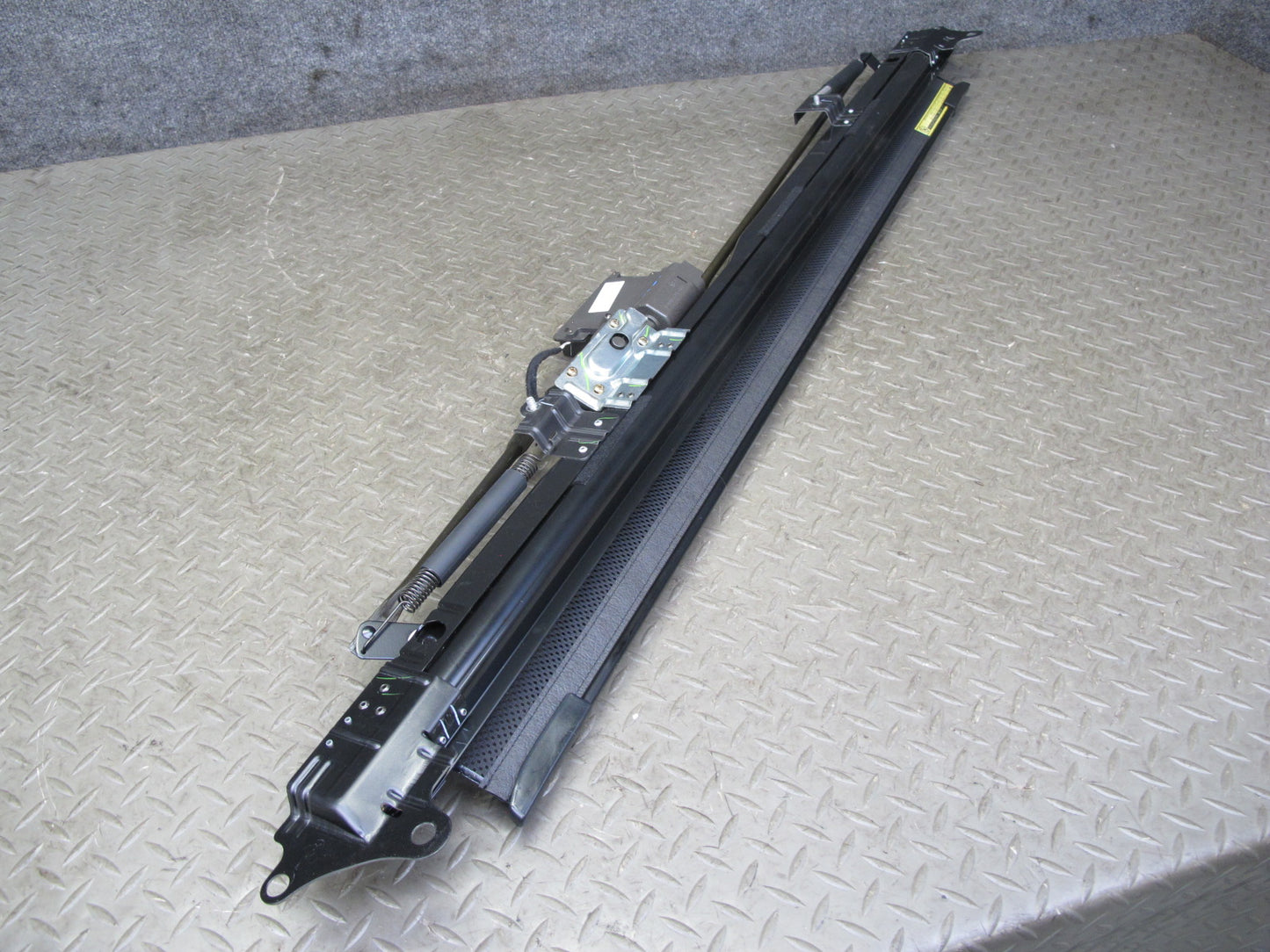 03-06 Lexus UCF30L LS430 Rear Back Glass Window Power Sunshade 64350-50012 OEM
