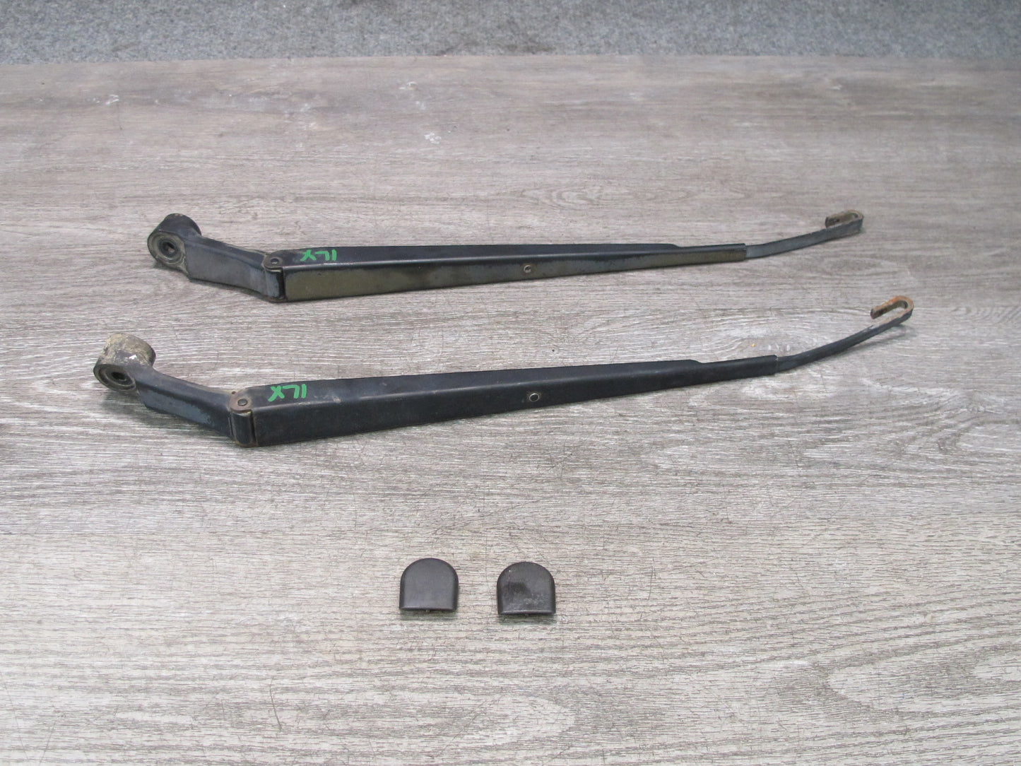 1999-2007 Lexus UZJ100L LX470 Front Left & Right Side Windshield Wiper Arm Set
