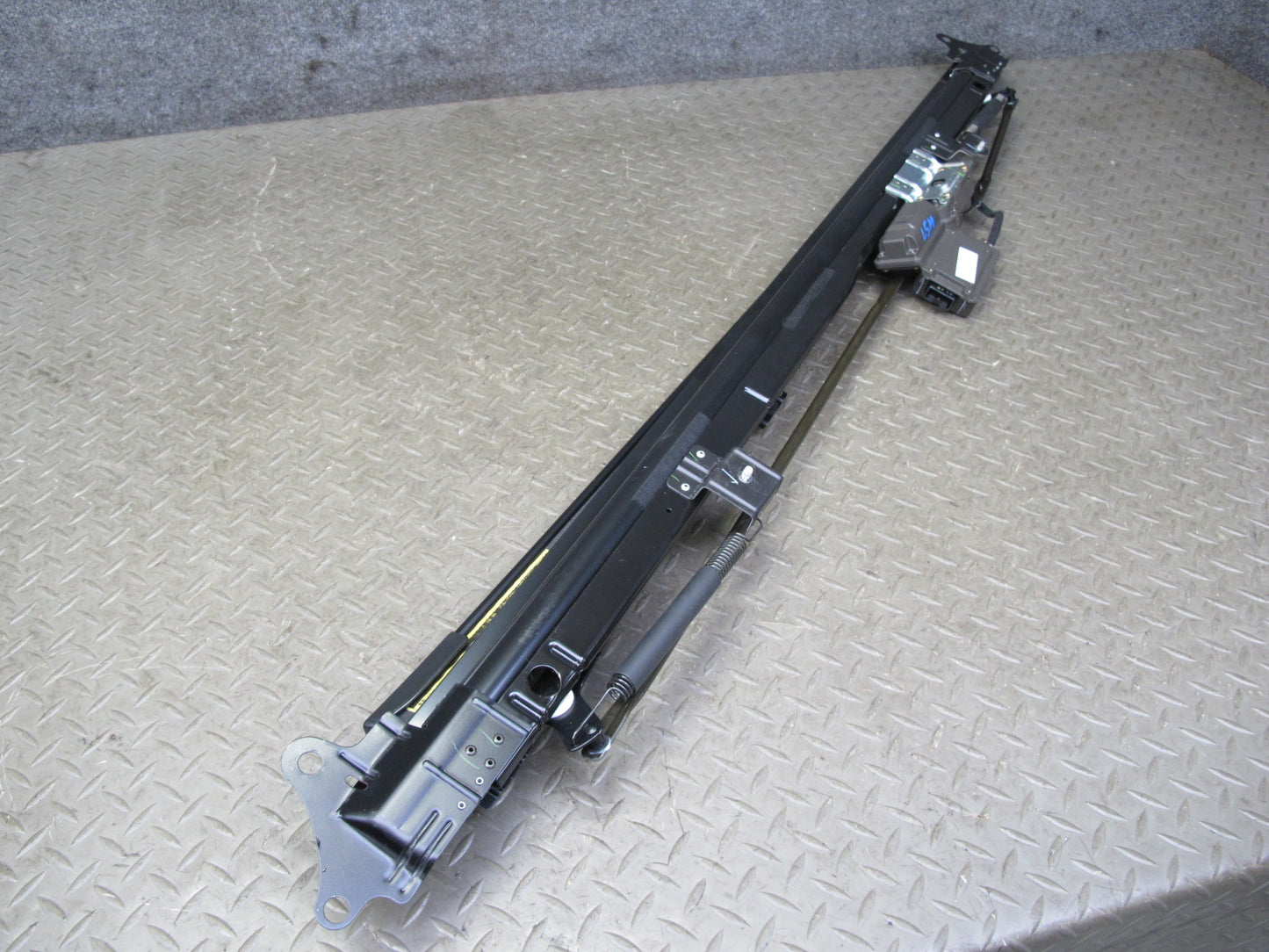 03-06 Lexus UCF30L LS430 Rear Back Glass Window Power Sunshade 64350-50012 OEM