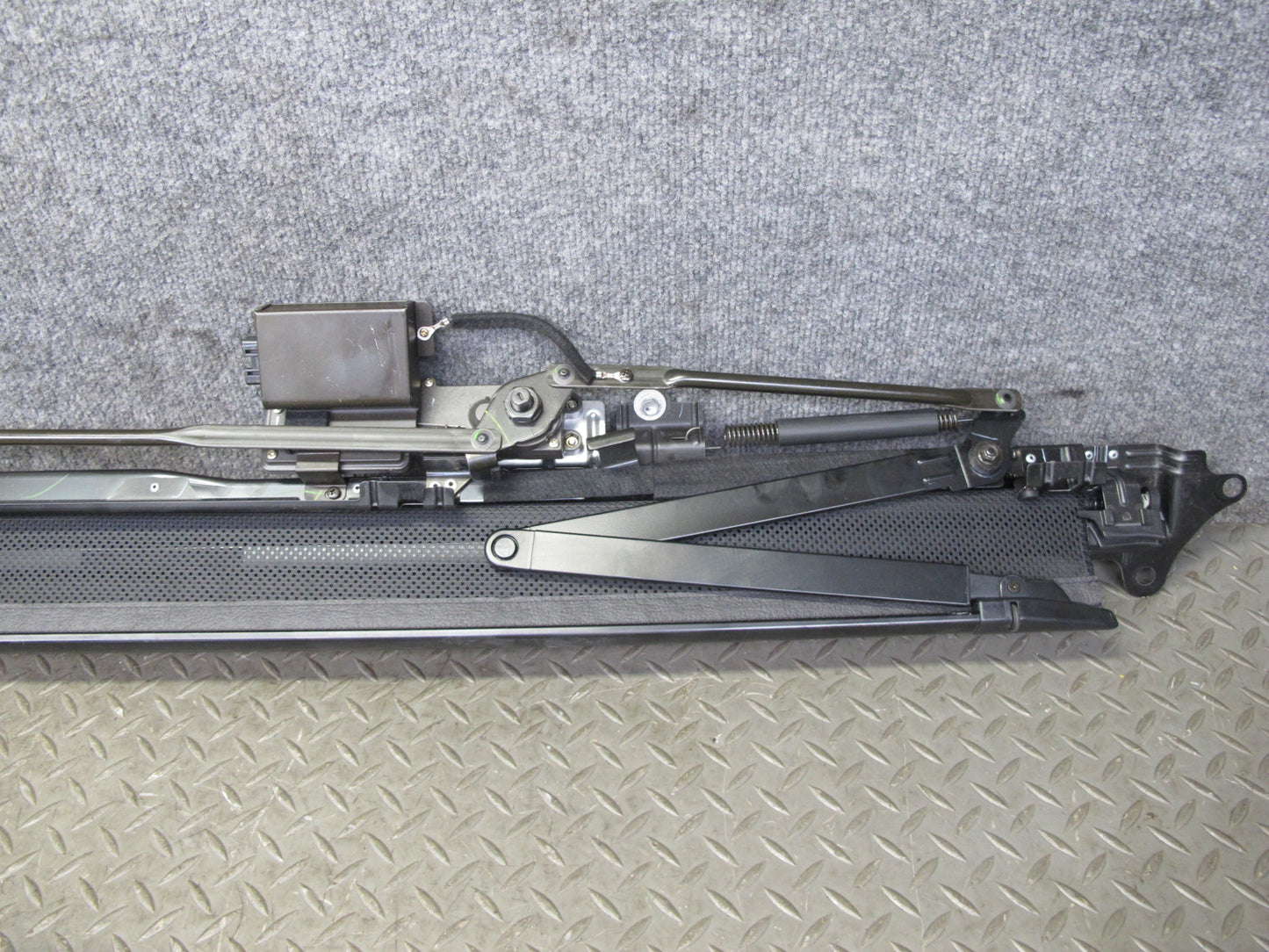 03-06 Lexus UCF30L LS430 Rear Back Glass Window Power Sunshade 64350-50012 OEM