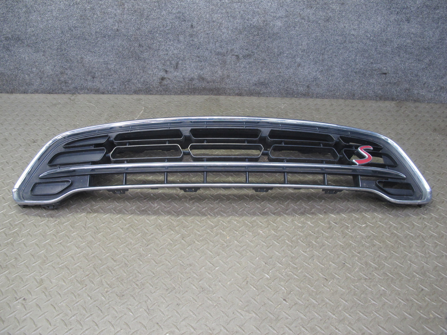 14-15 Mini Cooper S R60 Countryman Front Bumper Upper Grille Insert 9812759 OEM
