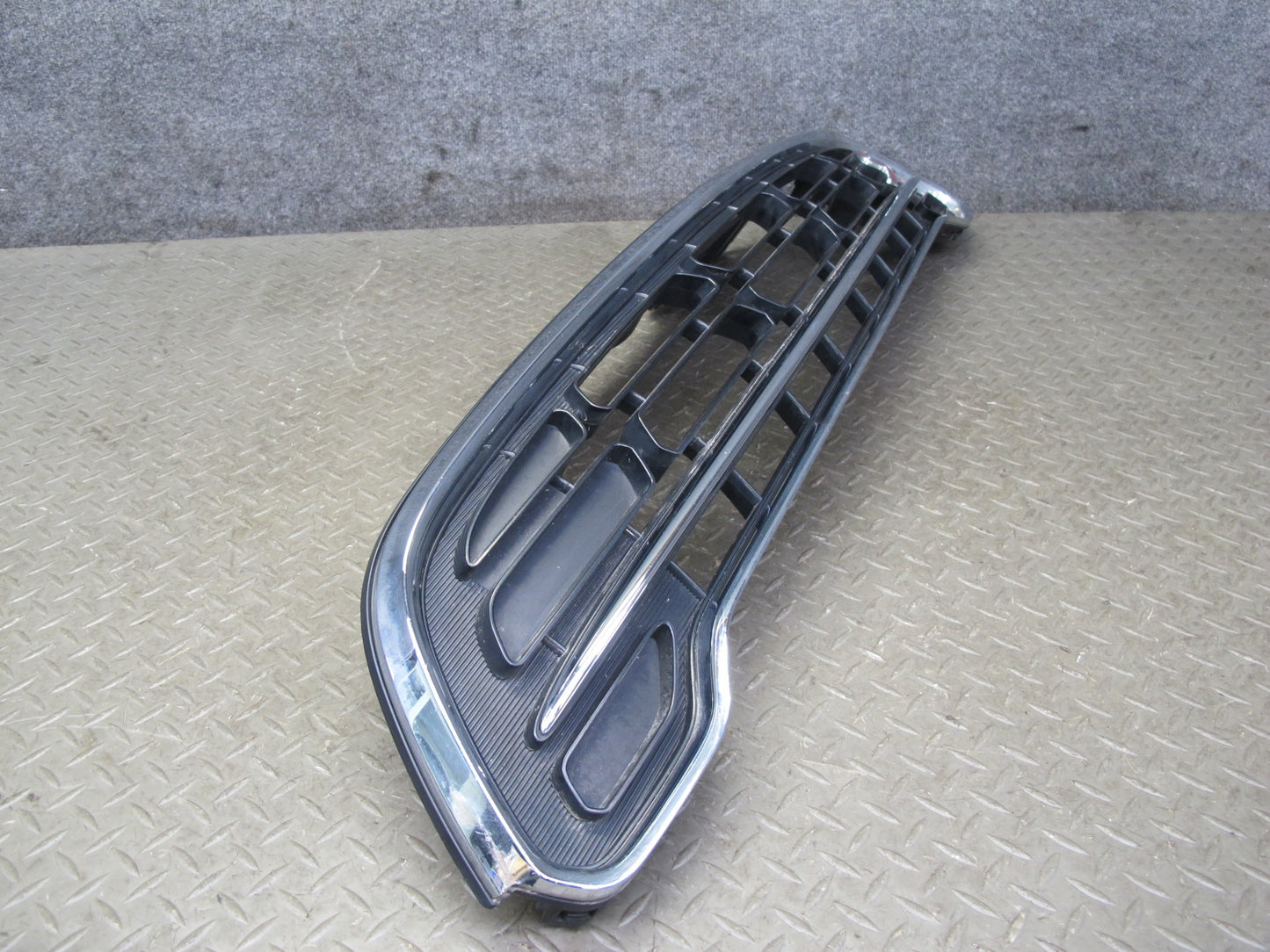 14-15 Mini Cooper S R60 Countryman Front Bumper Upper Grille Insert 9812759 OEM
