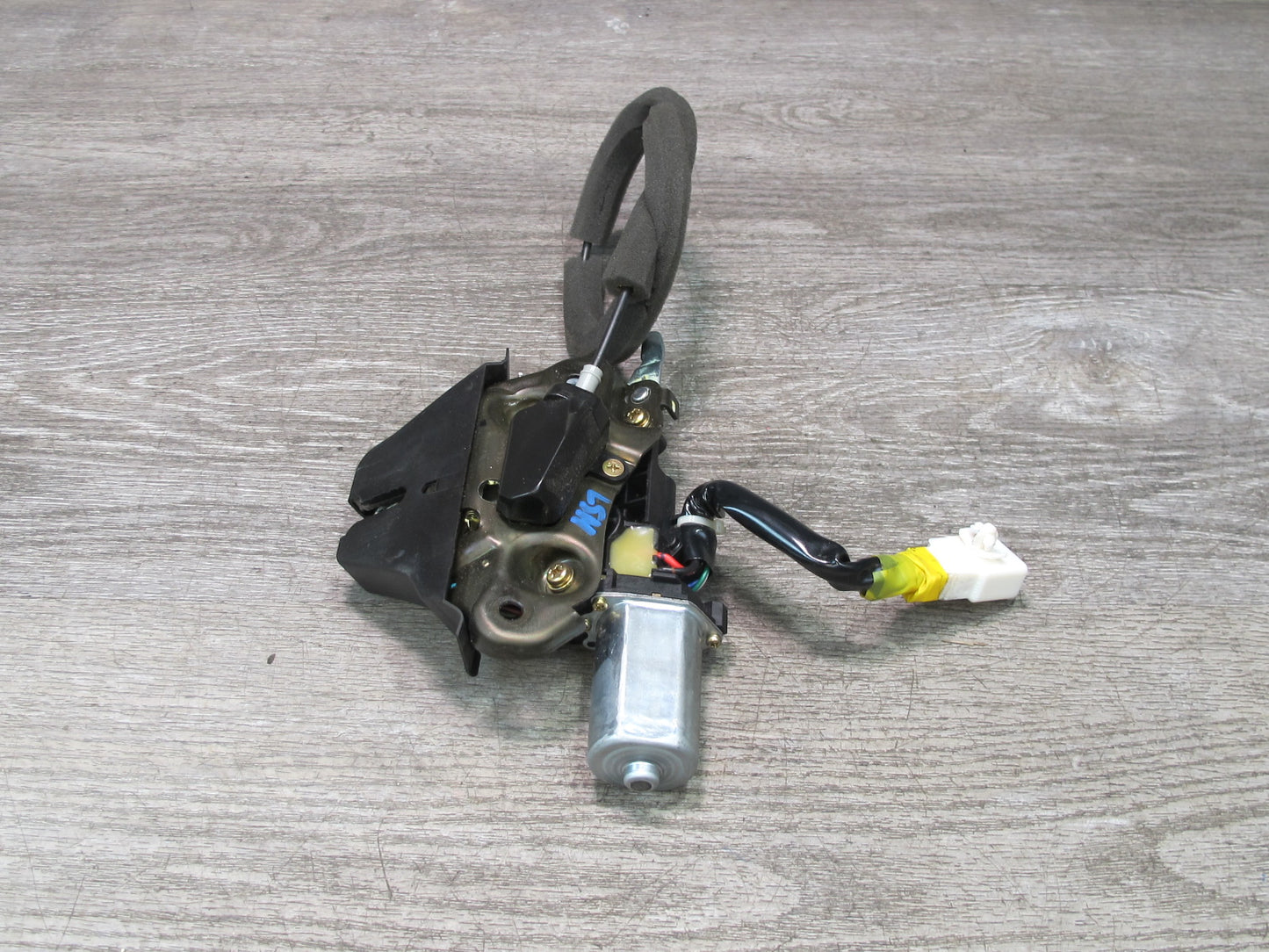 01-06 Lexus UCF30L LS430 Rear Trunk Deck Lid Lock Latch Actuator Motor OEM