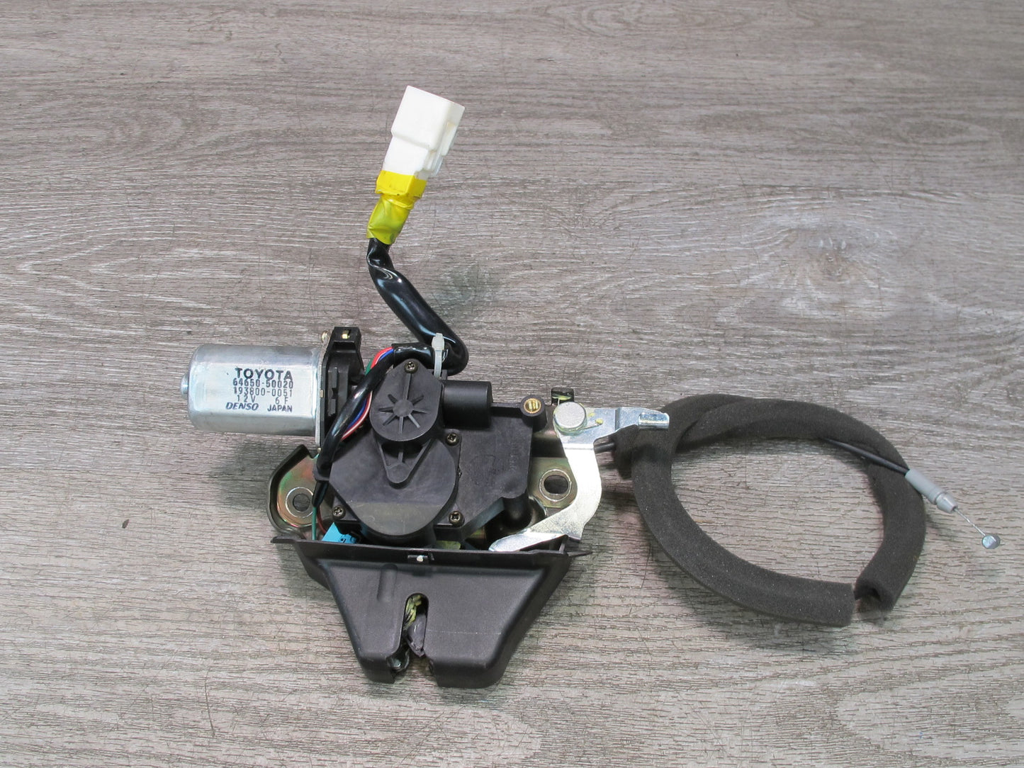 01-06 Lexus UCF30L LS430 Rear Trunk Deck Lid Lock Latch Actuator Motor OEM