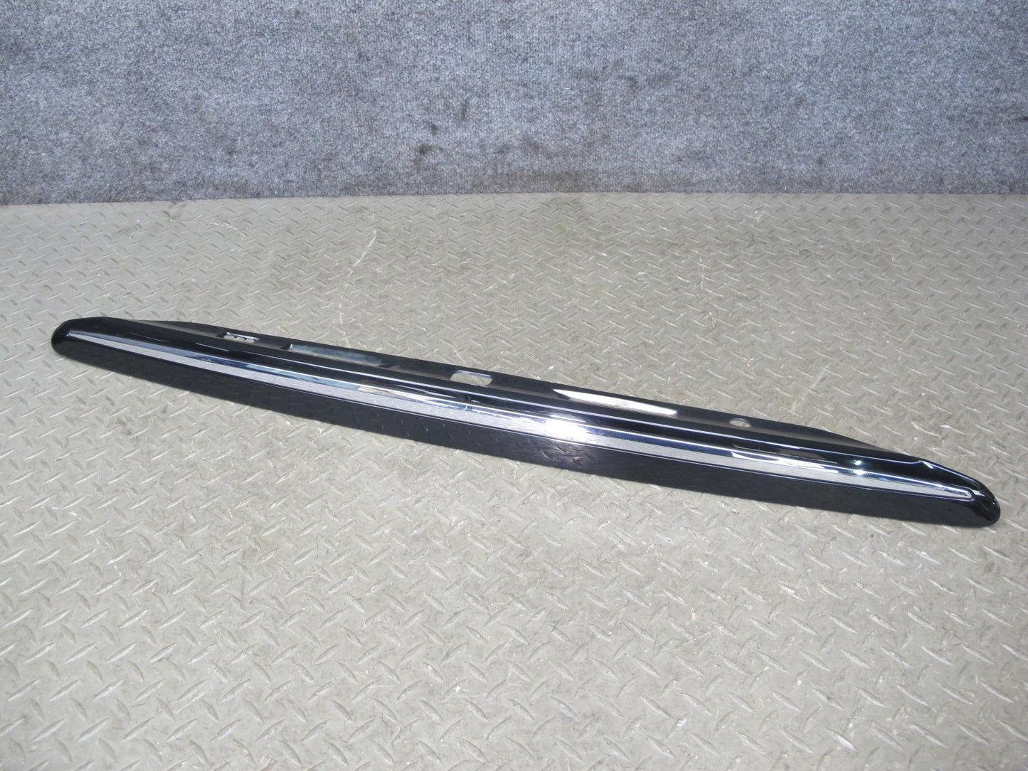 04-06 Lexus UCF30L LS430 Rear Trunk License Light Trim Molding Cover Panel OEM