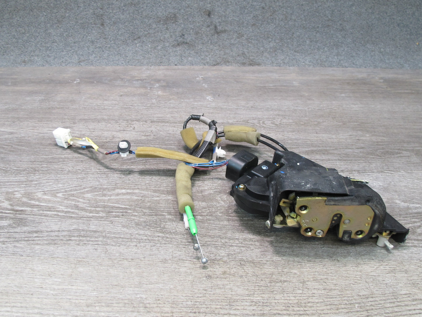 01-06 Lexus UCF30L LS430 Rear Left Door Lock Latch Actuator NO Soft Close OEM