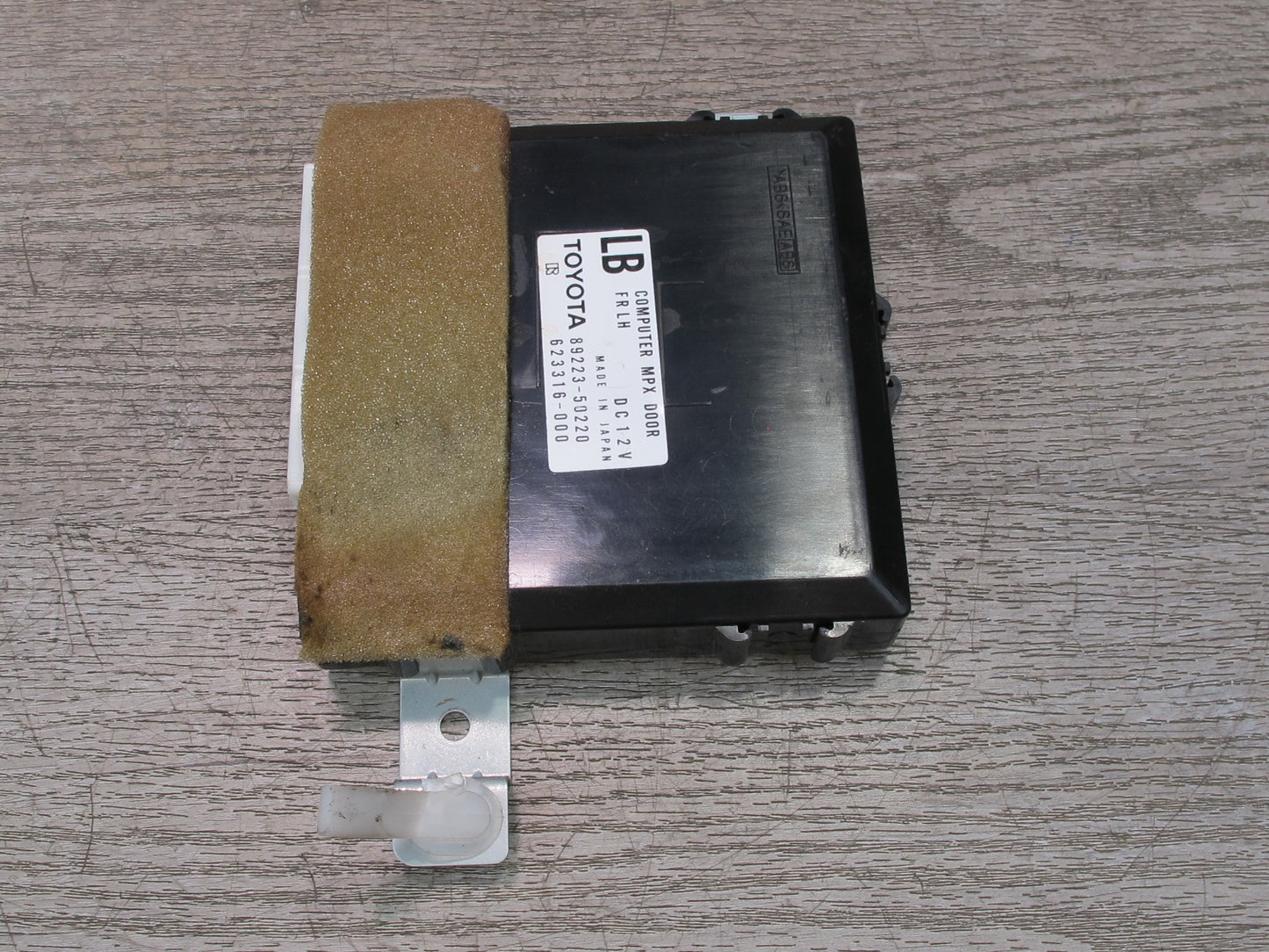 04-06 Lexus LS430 UCF30L Front Left Door Multiplex Control Module OEM