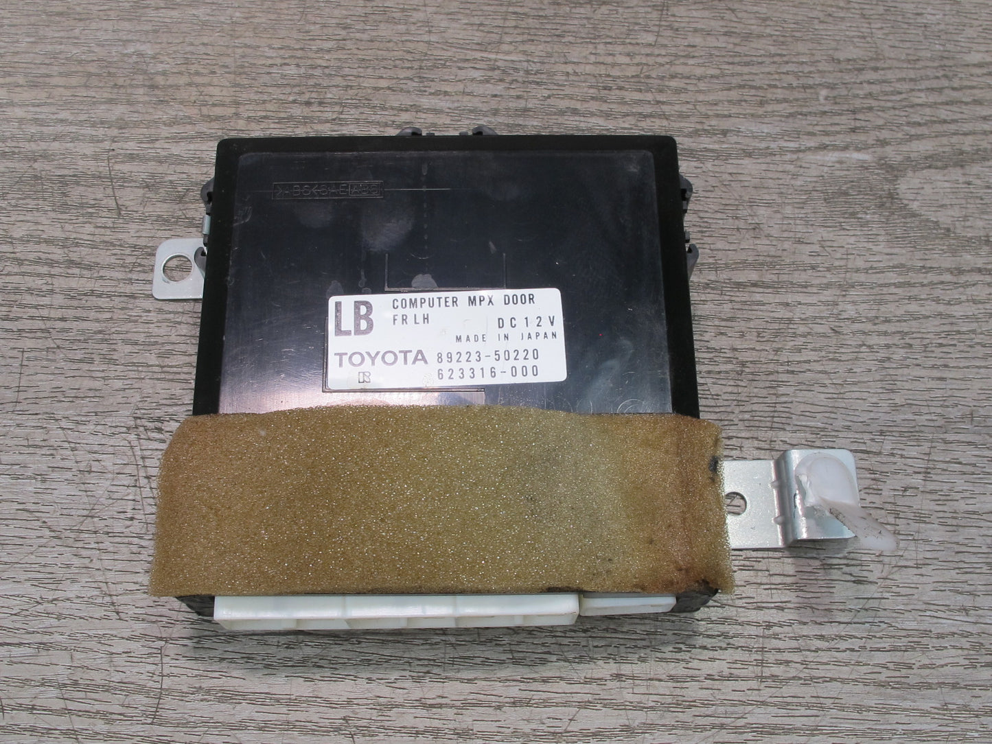 04-06 Lexus LS430 UCF30L Front Left Door Multiplex Control Module OEM