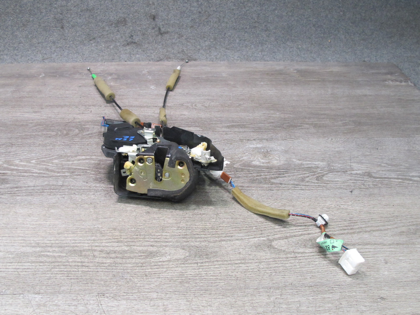 01-06 Lexus UCF30L LS430 Rear Right Door Lock Latch Actuator NO Soft Close OEM