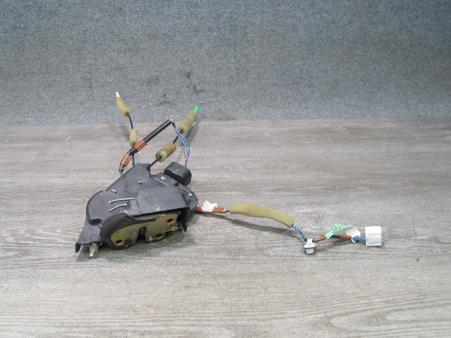 01-06 Lexus UCF30L LS430 Rear Right Door Lock Latch Actuator NO Soft Close OEM