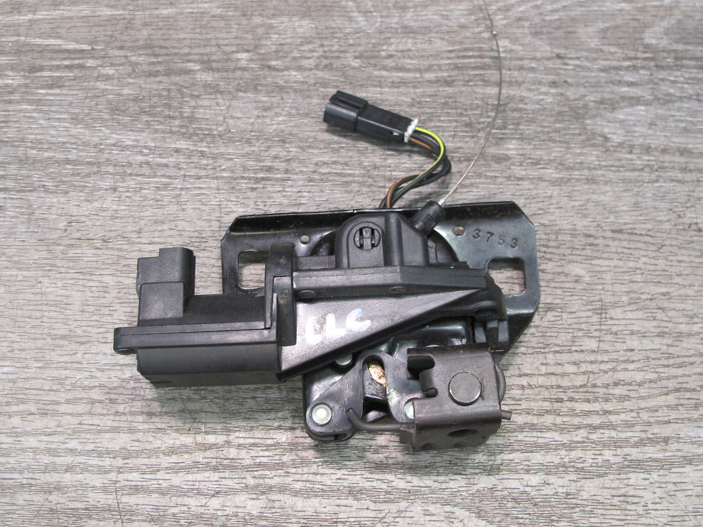 97-04 Chevrolet Corvette C5 Coupe Set of 2 Rear Trunk Hatch Lock Latch OEM