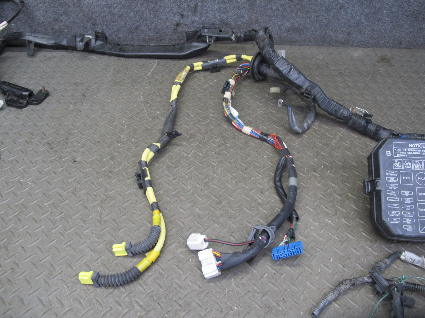 91-93 Toyota SW21L MR2 2.2L 5SFE Front Trunk Wire Wiring Harness Fuse Box OEM