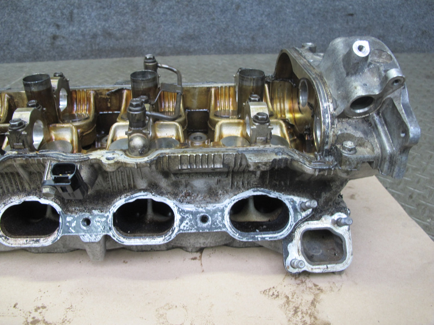01-06 Lexus LS430 UCF30L 4.3L 3UZFE Left Engine Cylinder Head 120K Miles OEM
