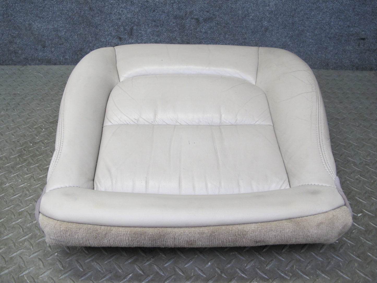 97-98 Lexus JZZ31L SC400 SC300 Front Right Seat Lower Leather Cushion Ivory OEM