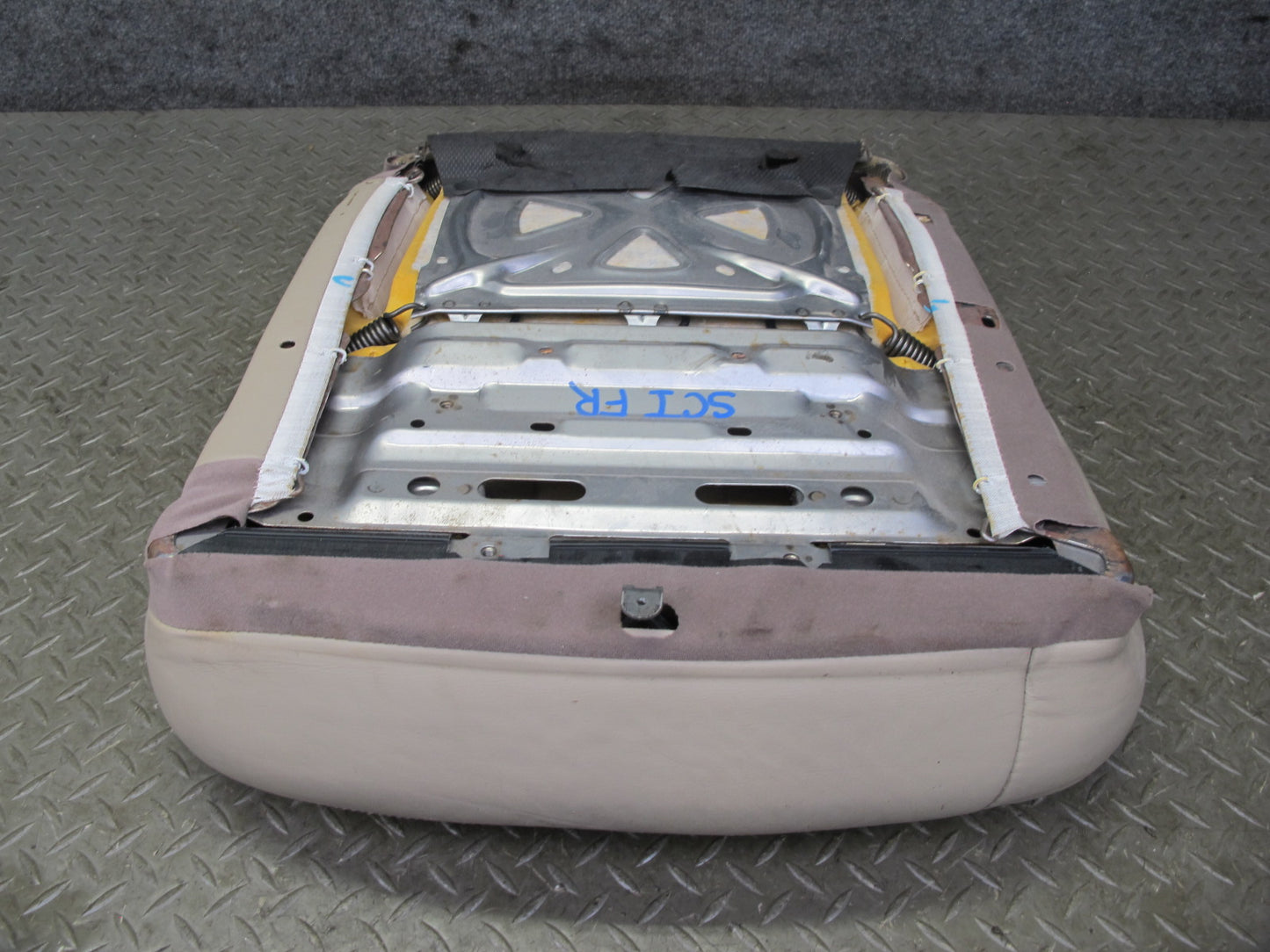 97-98 Lexus JZZ31L SC400 SC300 Front Right Seat Lower Leather Cushion Ivory OEM
