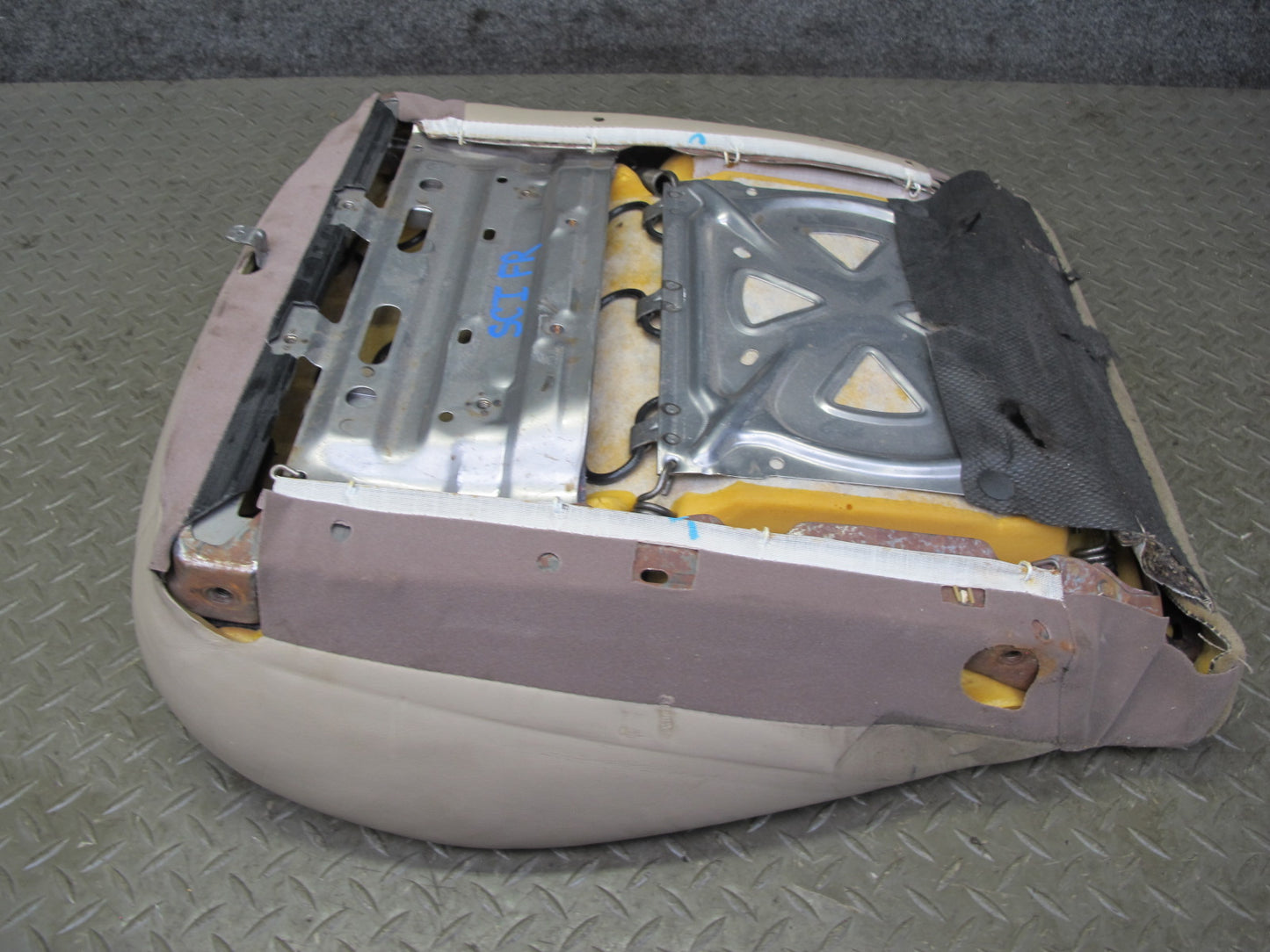 97-98 Lexus JZZ31L SC400 SC300 Front Right Seat Lower Leather Cushion Ivory OEM