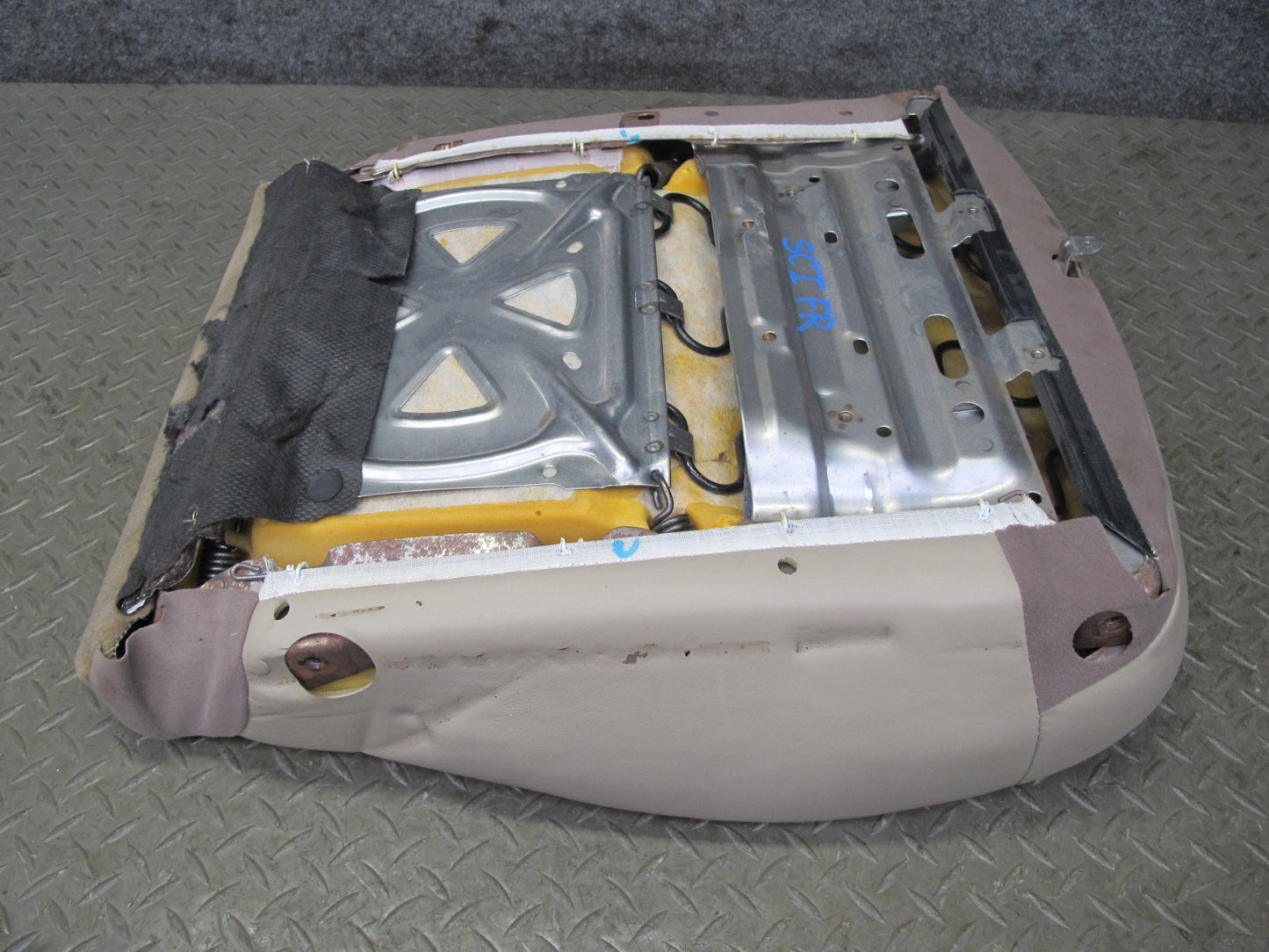 97-98 Lexus JZZ31L SC400 SC300 Front Right Seat Lower Leather Cushion Ivory OEM