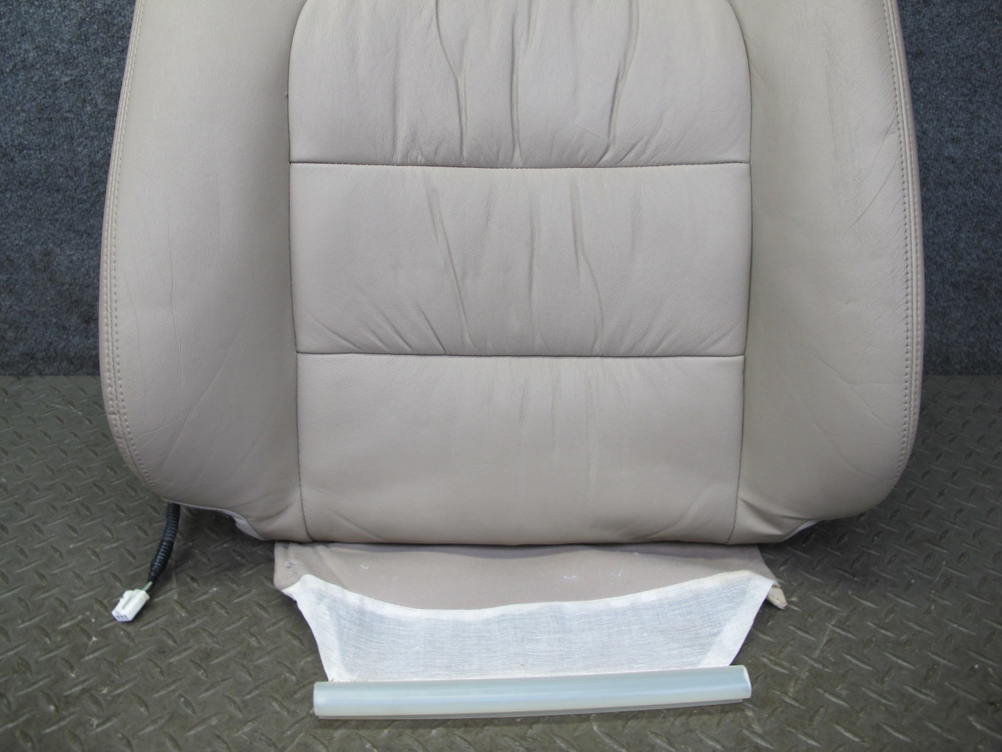 1998-2002 Lexus LX470 Front Right Passenger Side Seat Upper Cushion Ivory