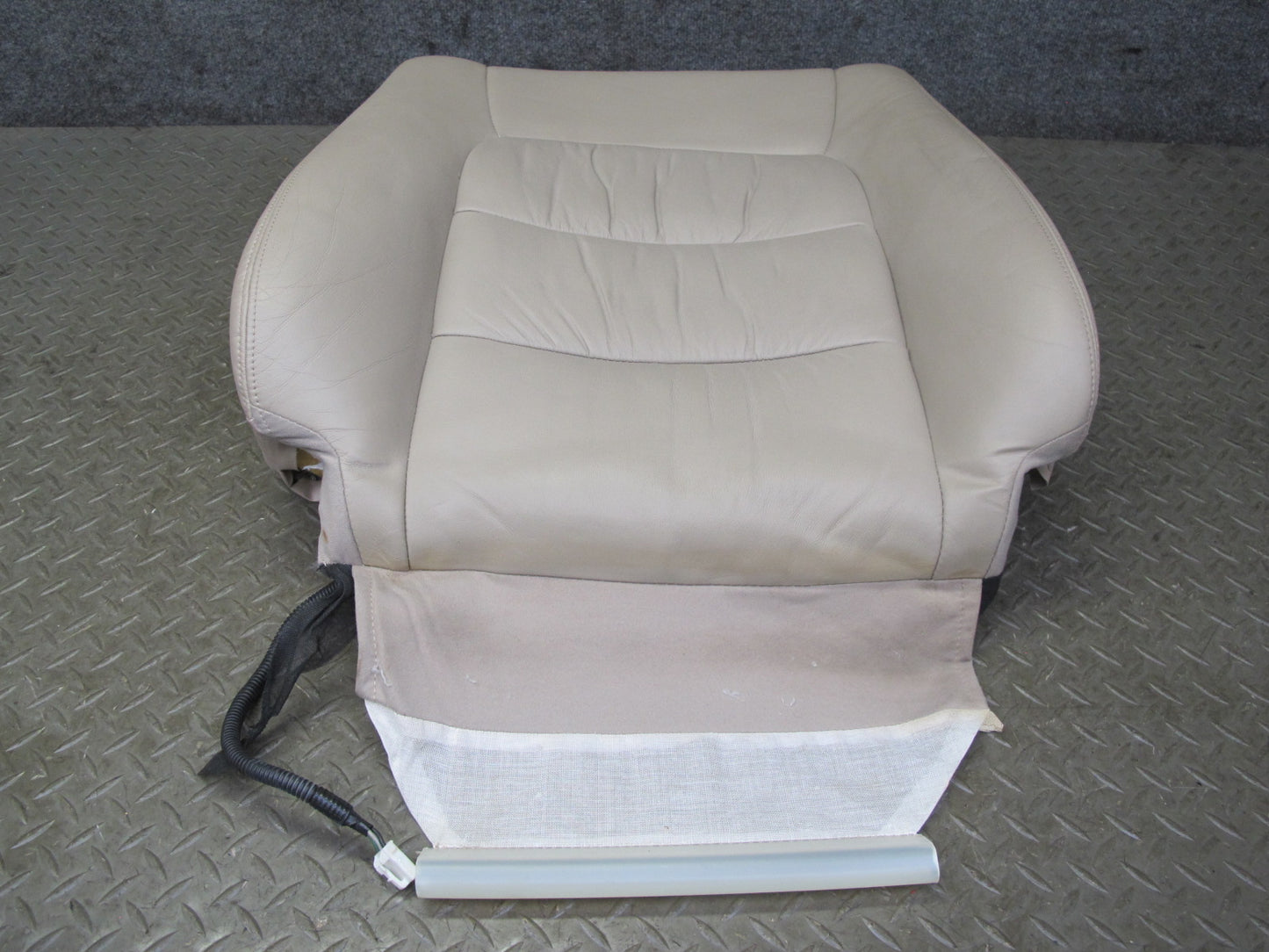 1998-2002 Lexus LX470 Front Right Passenger Side Seat Upper Cushion Ivory