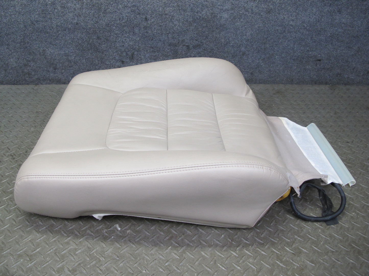 1998-2002 Lexus LX470 Front Right Passenger Side Seat Upper Cushion Ivory