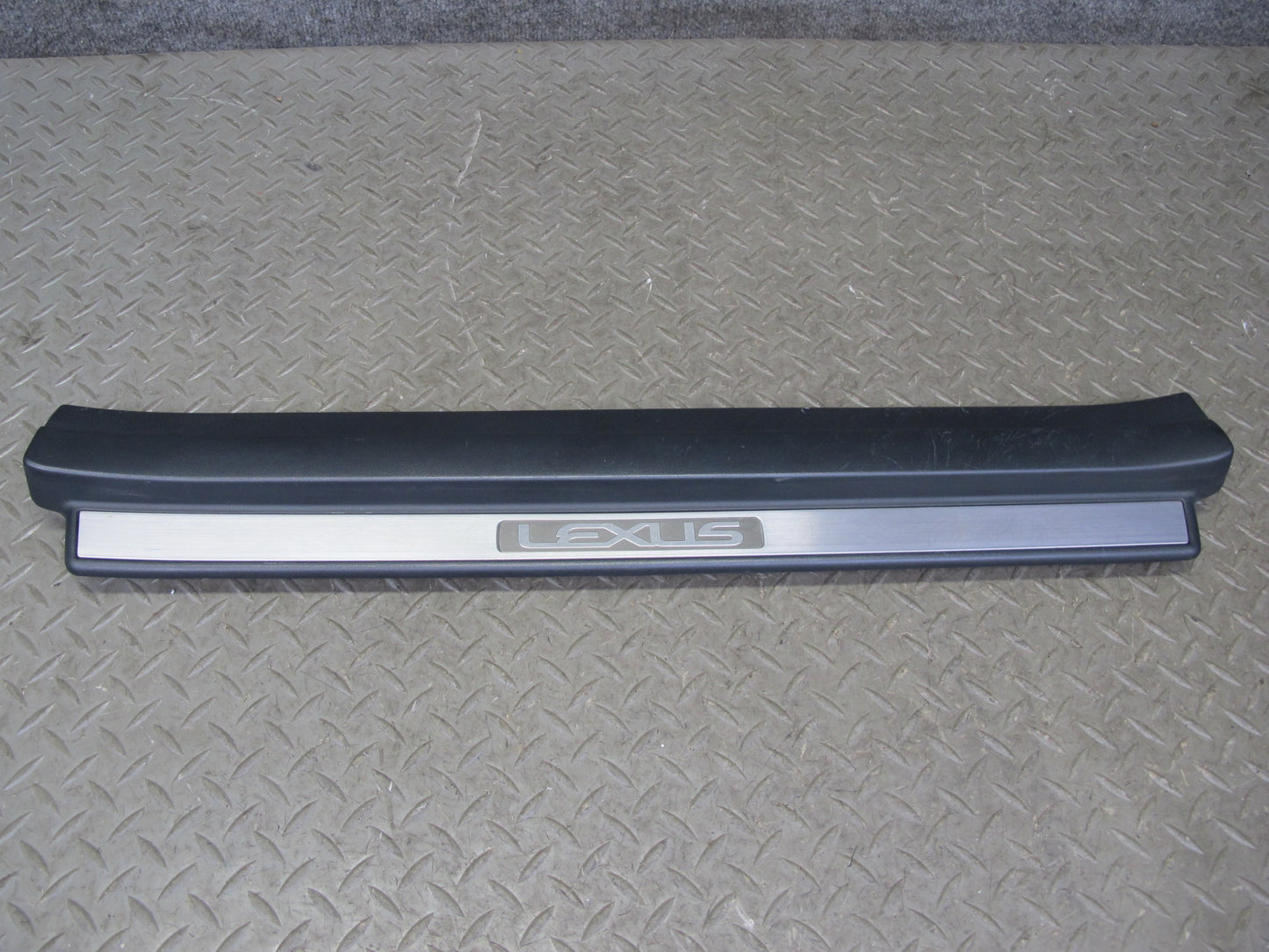 01-06 Lexus UCF30L LS430 Set of 2 Front Door Scuff Sill Plate Trim Panel OEM