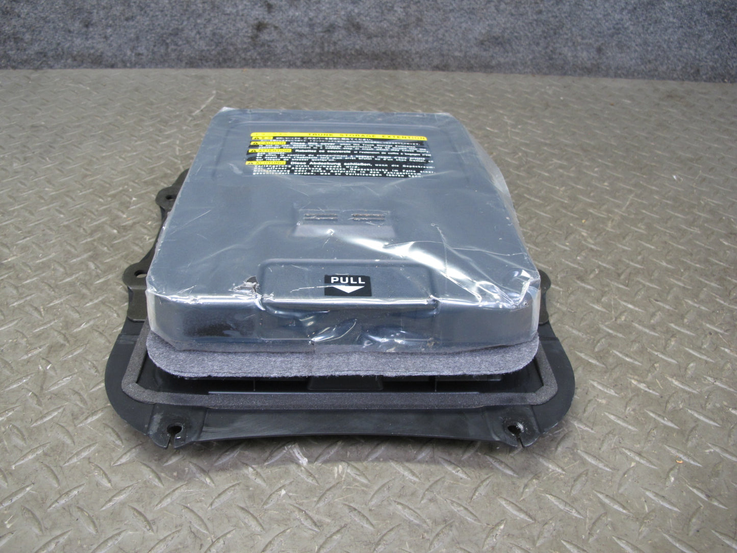 04-06 Lexus UCF30L LS430 Rear Seat Partition Trunk Storage Extension OEM