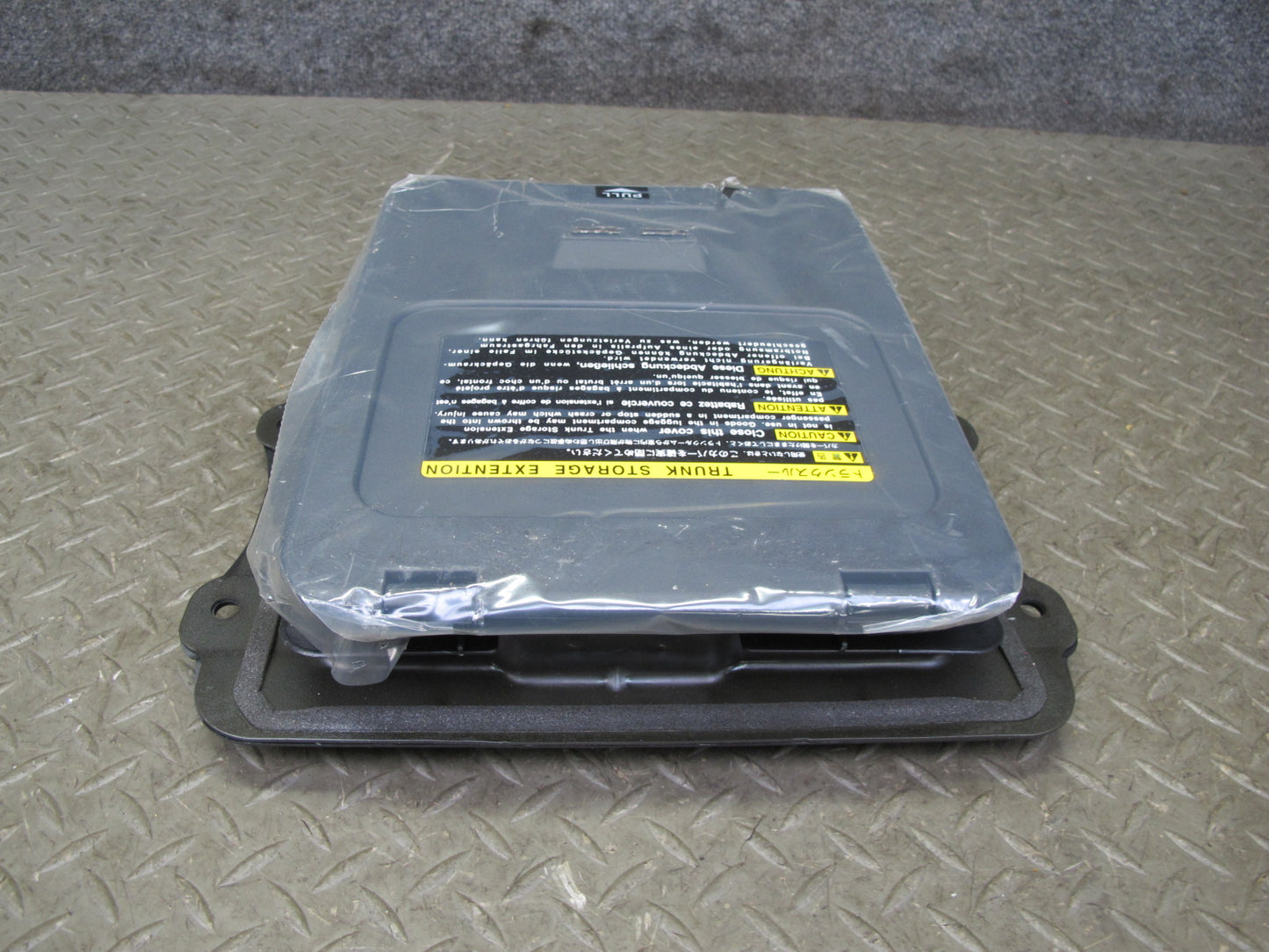 04-06 Lexus UCF30L LS430 Rear Seat Partition Trunk Storage Extension OEM