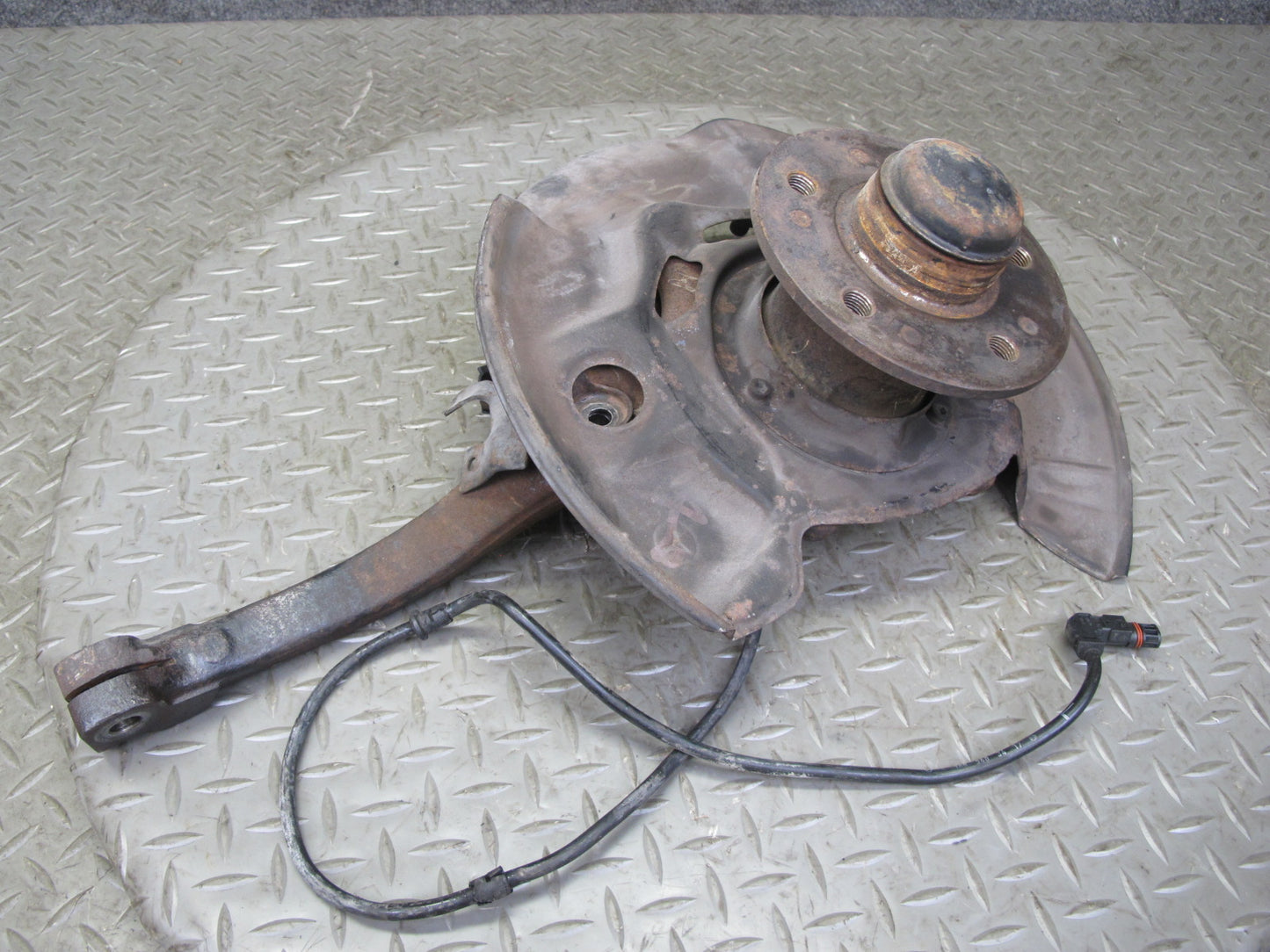 96-99 Mercedes W140 C140 RWD Front Left Spindle Knuckle Wheel Hub Bearing OEM