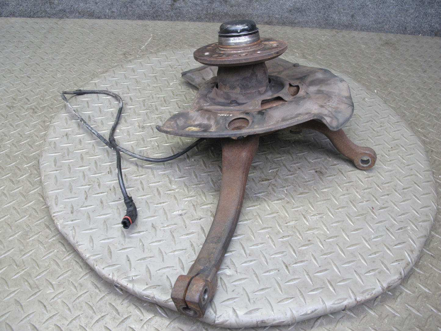 96-99 Mercedes W140 C140 RWD Front Right Spindle Knuckle Wheel Hub Bearing OEM