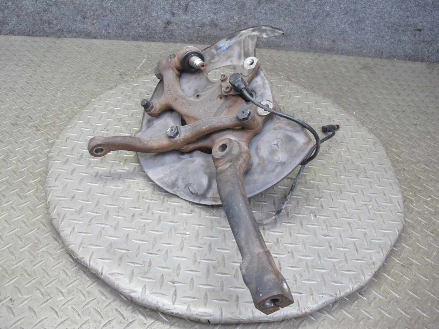 96-99 Mercedes W140 C140 RWD Front Right Spindle Knuckle Wheel Hub Bearing OEM