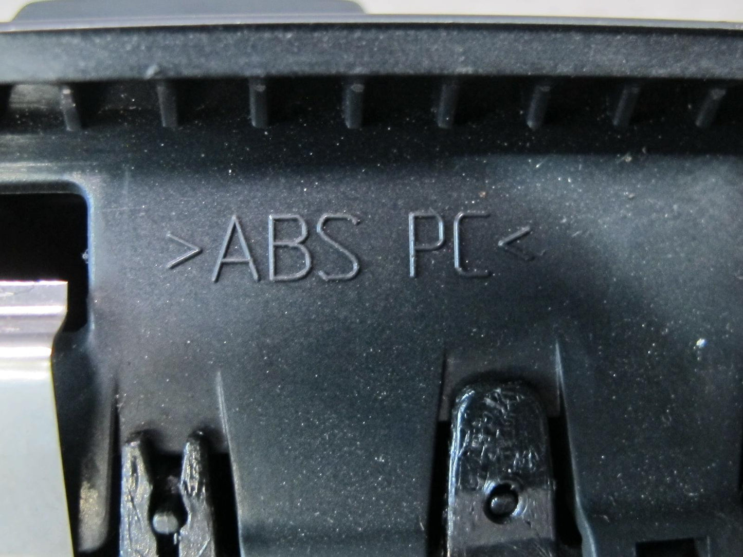 06-08 BMW E86 E85 Z4 Dash Center AC Heater Air Vent Black OEM