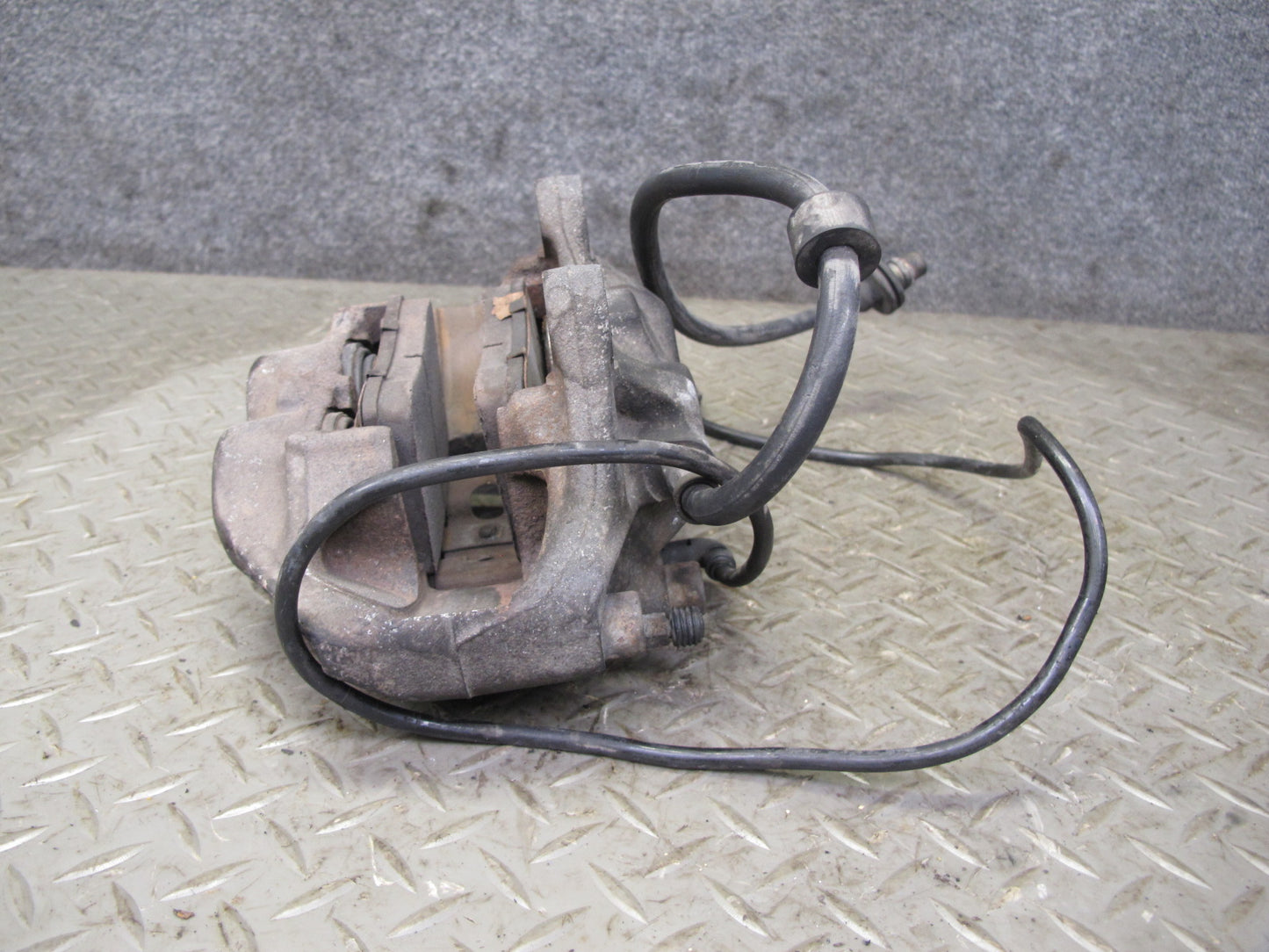 96-99 Mercedes W140 C140 Set of 2 Front Left & Right Brake Caliper OEM