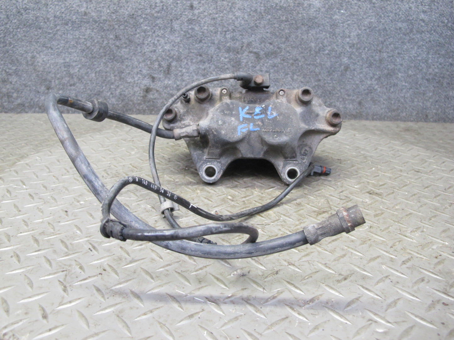 96-99 Mercedes W140 C140 Set of 2 Front Left & Right Brake Caliper OEM