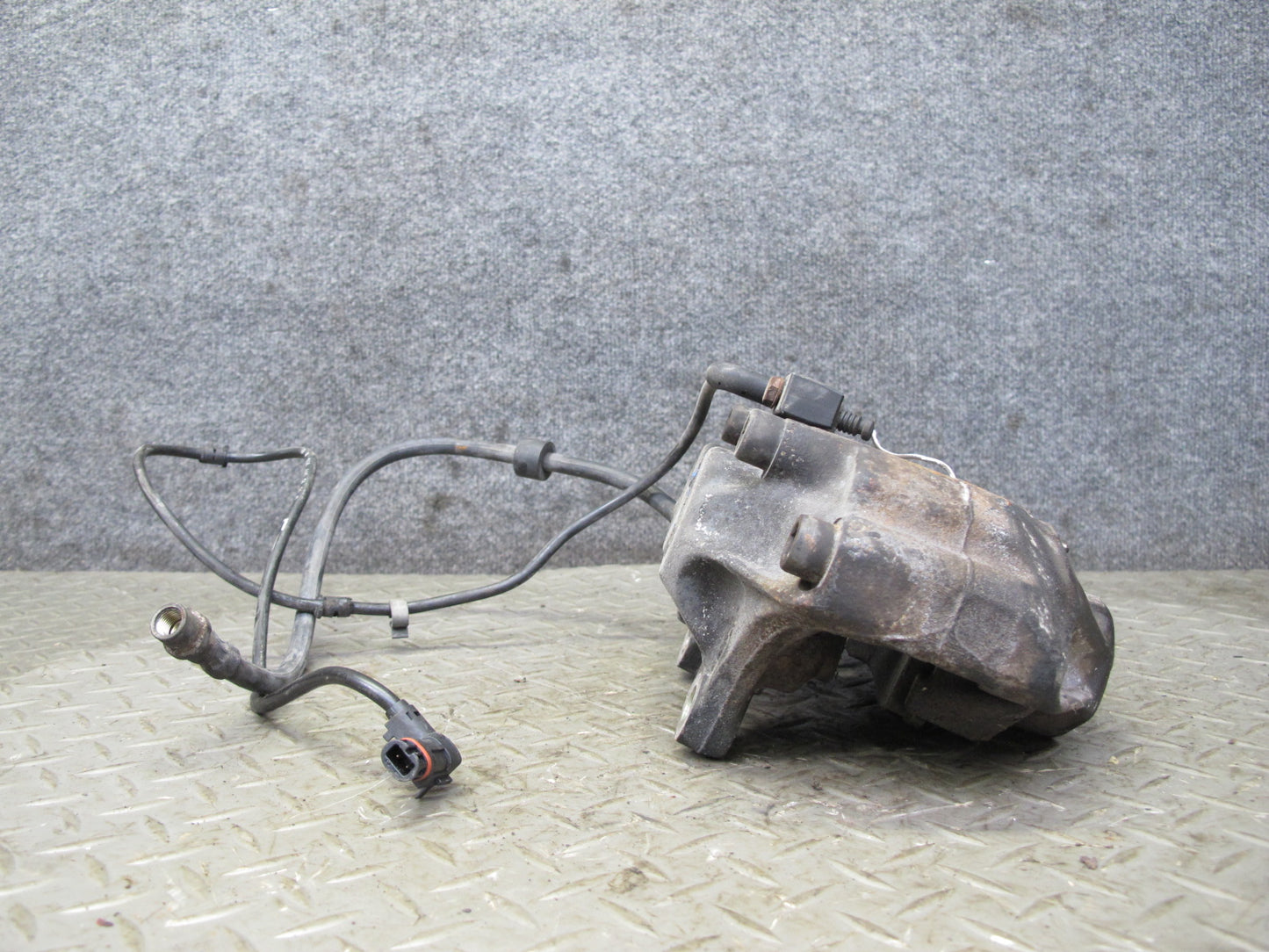 96-99 Mercedes W140 C140 Set of 2 Front Left & Right Brake Caliper OEM