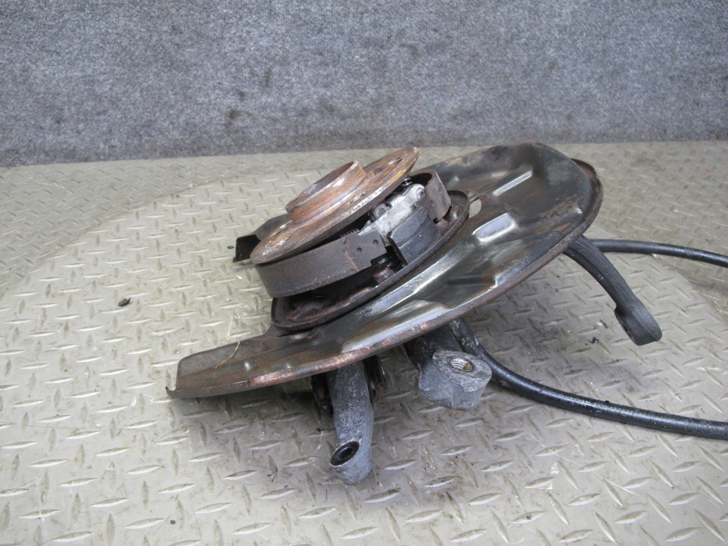 96-99 Mercedes W140 C140 RWD Rear Right Spindle Knuckle Wheel Hub Bearing OEM