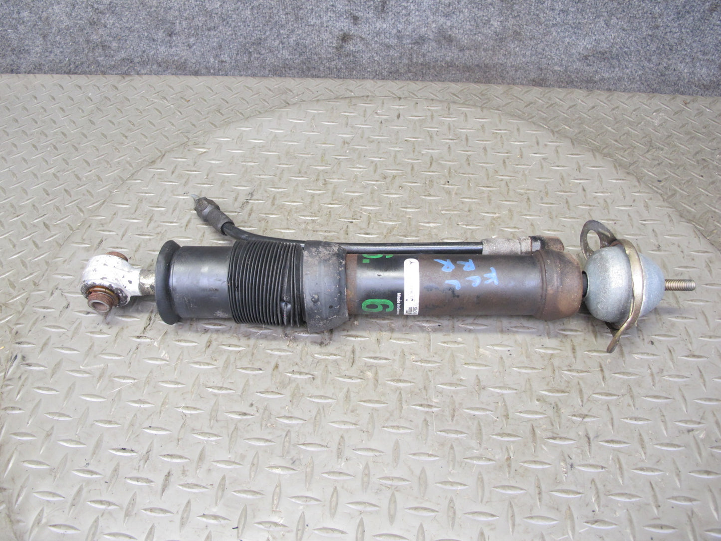 96-99 Mercedes W140 C140 Set of 2 Rear Hydraulic Strut Shock Absorber OEM