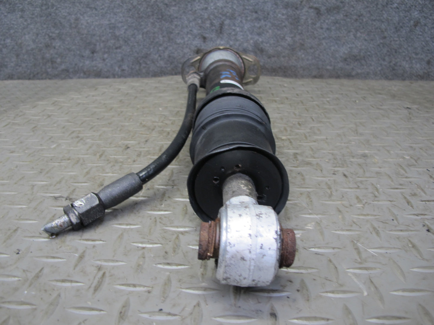 96-99 Mercedes W140 C140 Set of 2 Rear Hydraulic Strut Shock Absorber OEM