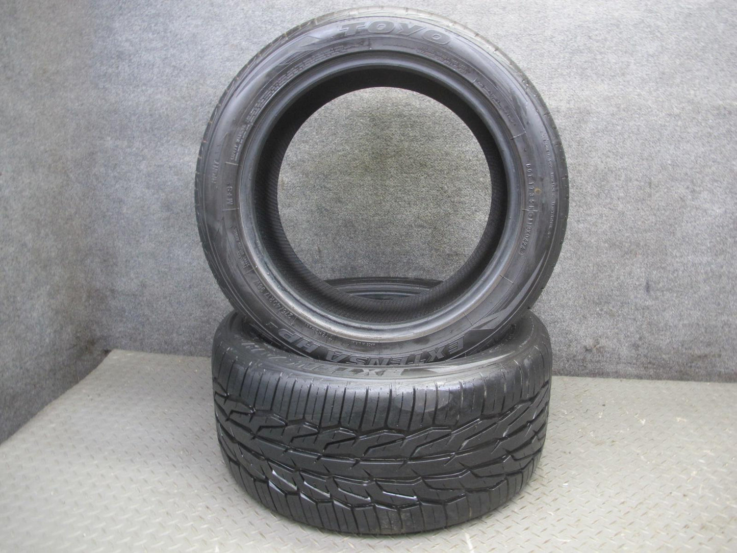 Set of 2 Toyo Extensa HP II ALL Season Tire 275/40 R17 98W 3824 0424 9/32 Tread