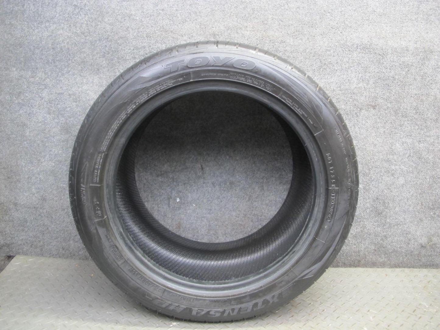 Set of 2 Toyo Extensa HP II ALL Season Tire 275/40 R17 98W 3824 0424 9/32 Tread