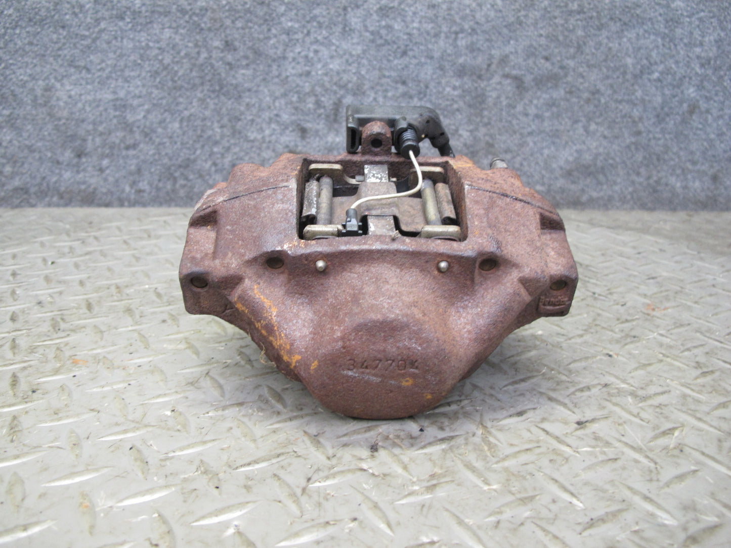 96-99 Mercedes W140 C140 Set of 2 Rear Left & Right Brake Caliper OEM